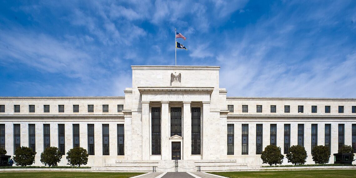 Το κτίριο της Fed στην Ουάσιγκτον, σε άρθρο για την πτώση του Ether και του Bitcoin μετά τον πληθωρισμό στις ΗΠΑ